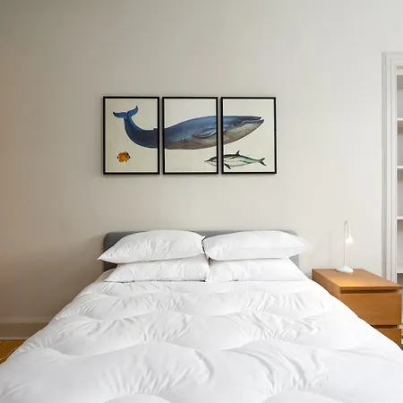 Apartment Gorgeous 4 Bed Right Beside The Meadows