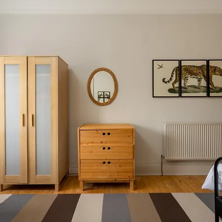 Gorgeous 4 Bed Right Beside The Meadows *