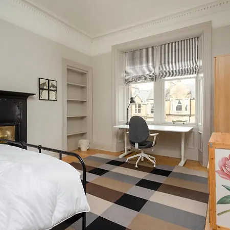Gorgeous 4 Bed Right Beside The Meadows *