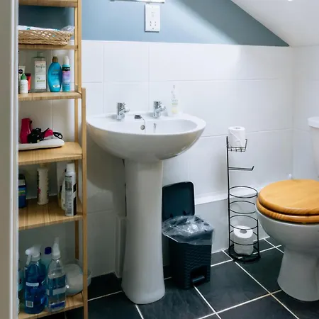 Stylish 3 Bedroom Near Hollyrood Park 펜션 에든버러