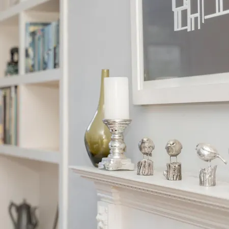 Beautiful & Bright 2bd Flat - Haymarket Apartment *