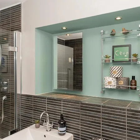 Beautiful & Bright 2bd Flat - Haymarket * 爱丁堡