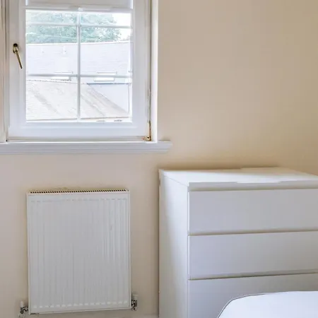Snug & Serene 2bd Flat - Roseburn *