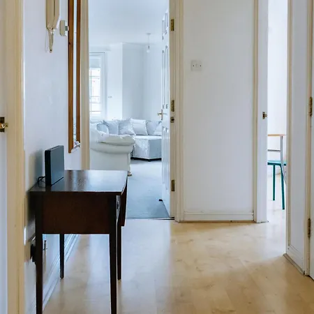 Snug & Serene 2bd Flat - Roseburn 아파트