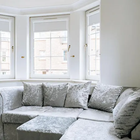 Snug & Serene 2bd Flat - Roseburn *
