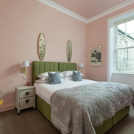 The Broughton Townhouse מלון