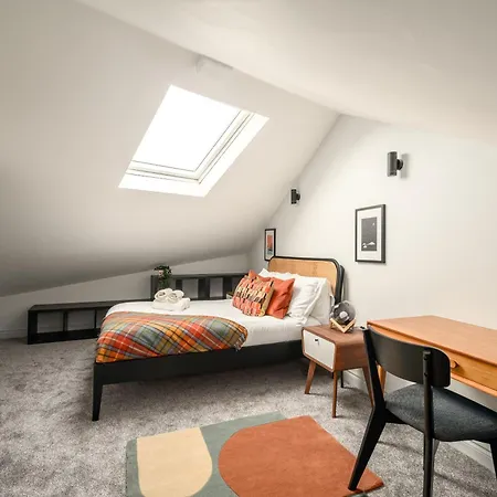 Trinity Flats By The House Of Danu *