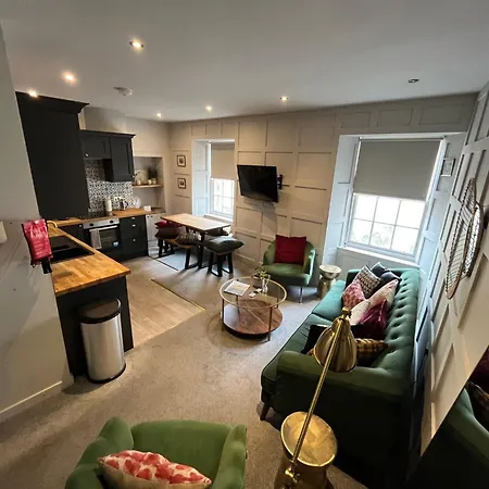 Boutique Castle View 3 Bedroom *