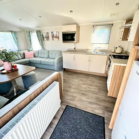 Lovely 3 Bedroom In Seton Wi-fi Xbox *