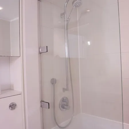 Modern Quartermile * إدنبرة