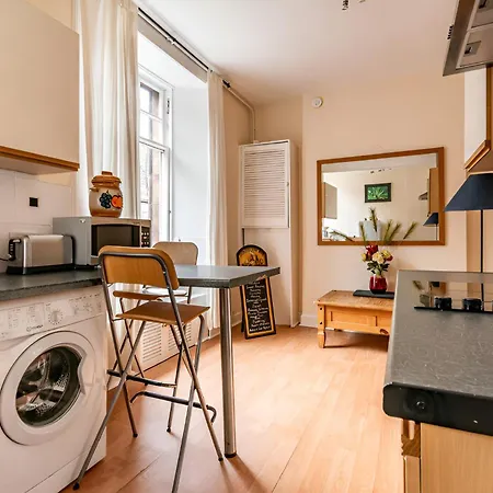 Old Town Flat In Edinburgh