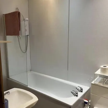 Spacious Retreat Apartament Edynburg