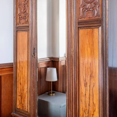 Luxury Victorian 5 Bedroom By Lady Road Apartmán