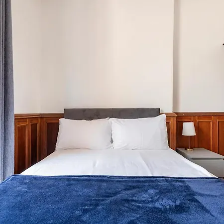 Apartmán Luxury Victorian 5 Bedroom By Lady Road