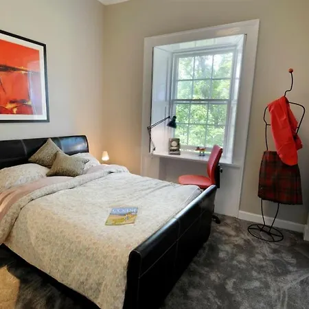 3 Bed City Centre In The University Quarter * 爱丁堡