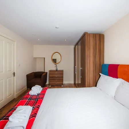 Colourful Near Carlton Hill Apartmán