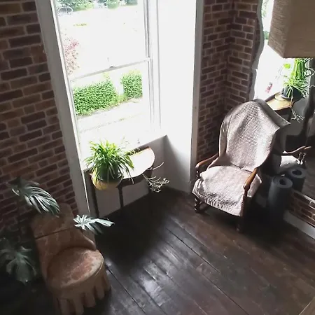 Apartamento Serene And Plant Filled One Bedroom