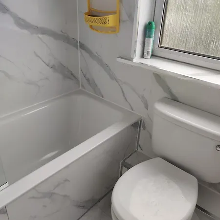 Warm Center Homestay Edinburgh