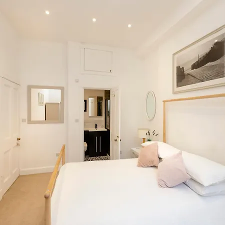 Elegant Stockbridge 2-bedroom - Ground Floor Apartmán Edinburgh