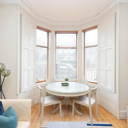 Elegant Stockbridge 2-bedroom - Ground Floor Daire Edinburgh