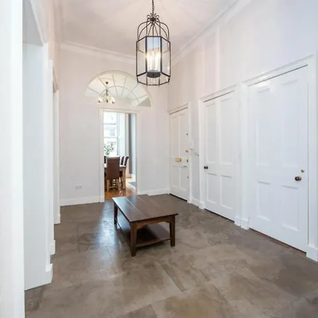 Apartment Elegant Flat In Meadows *