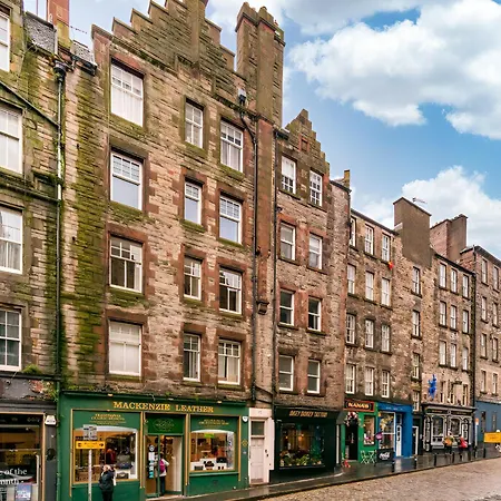 Old Town Flat In * Edinburgh