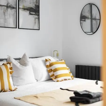 Modern 2 Bed