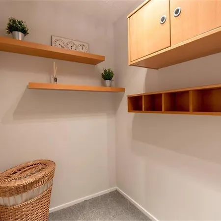 Lovely Ground Floor In Great Location At The Shore, * Эдинбург