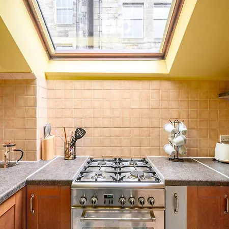 Bright - - Sleeps 10 Edynburg