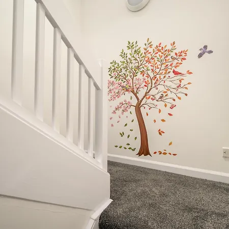 Dom wakacyjny Bright - - Sleeps 10 *