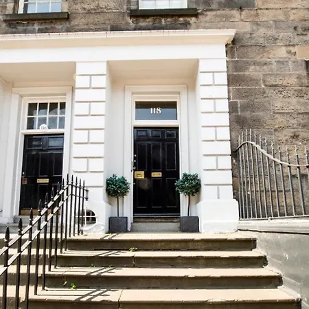 Spacious 2 Bedroom In The Heart Of New Town * Edinburgh