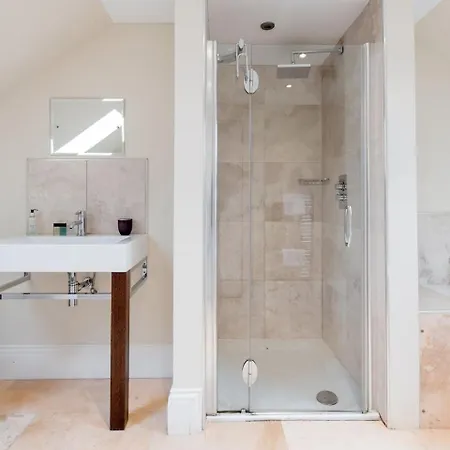 Super - Georgian Double Upper Flat With Castle Views In New Town דירה *