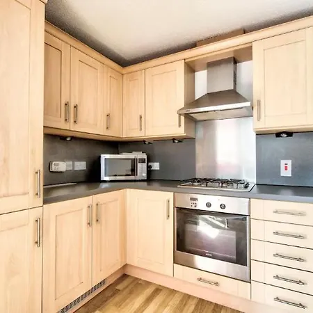 Bright & Modern Flat Daire Edinburgh