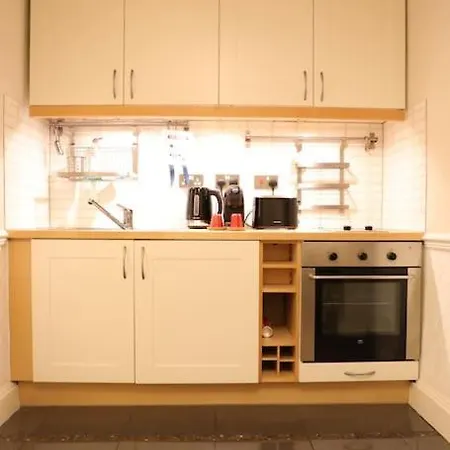 Stylish 1 Bed Flat On Royal Mile Oldtown# アパート エディンバラ