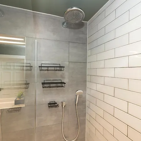 아파트 Joivy Spacious Next To West End 에든버러