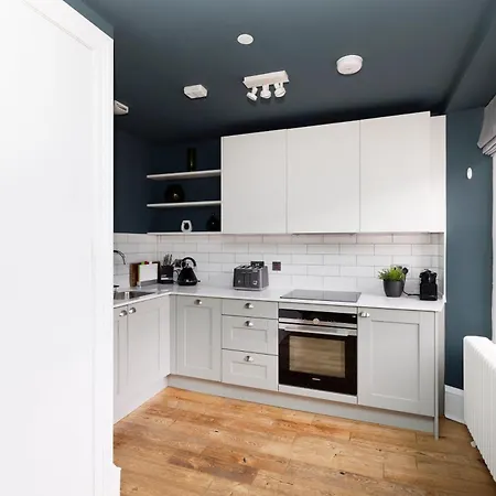 Joivy Spacious Next To West End 아파트 *