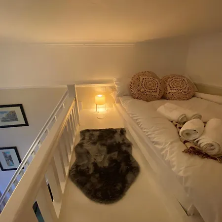 Apartmán Georgian 4 Bedroom 3 Bathroom New Town