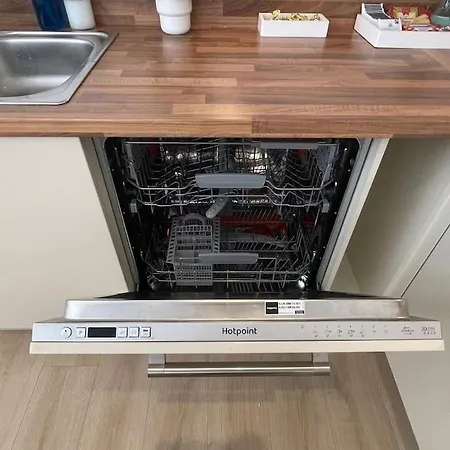 Modern Flat In With Free Parking Appartamento *