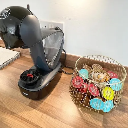 Modern Flat In With Free Parking *