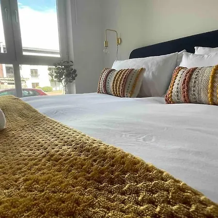 Modern Flat In With Free Parking Appartamento