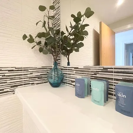 Appartamento Modern Flat In With Free Parking