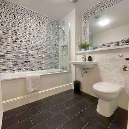 Modern Flat In With Free Parking Appartamento *