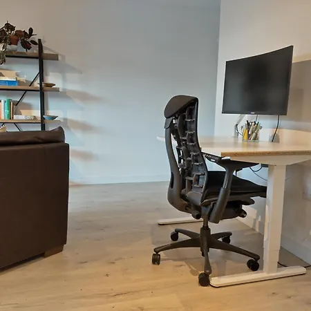 Amazing Water Of Leith View In Leith * Edinburgh