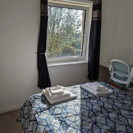 Lovely 3-bed Flat Эдинбург