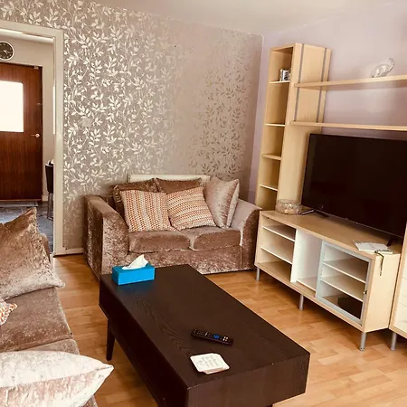 Three Bedroom House * Edinburgh
