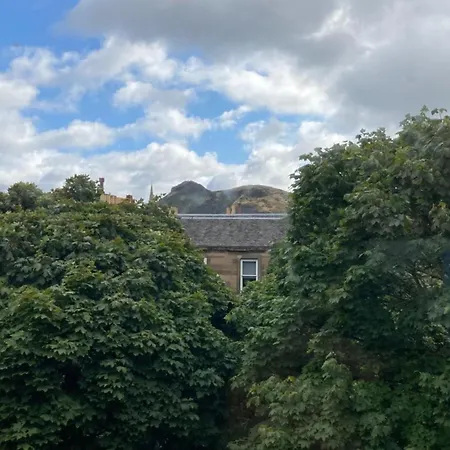 Joivy Inviting 2-bed Flat Close To City Centre *