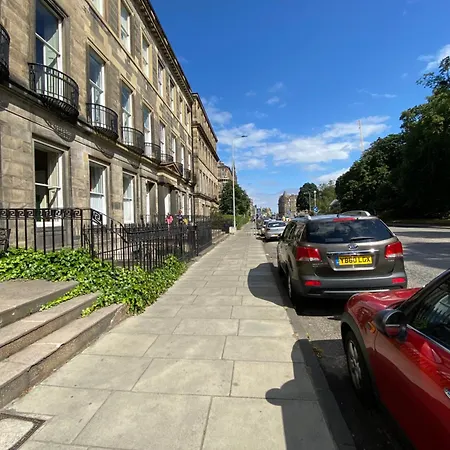 Apartment Spacious Festival Flat Edinburgh