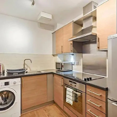4 Separate Beds, Sleeps 6, Beautiful 2 Bed Apartament