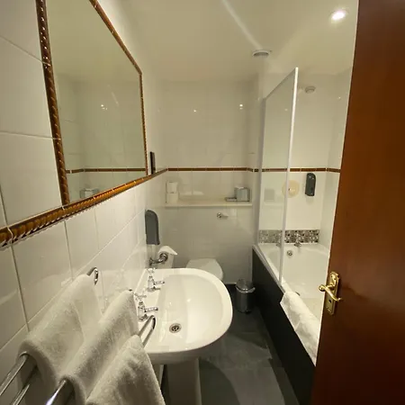 No6 West Coates 3* Edinburgh