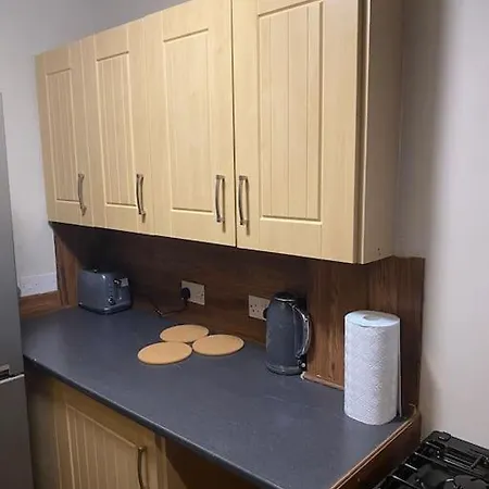 One Bedroom In Gorgie With New Heating System